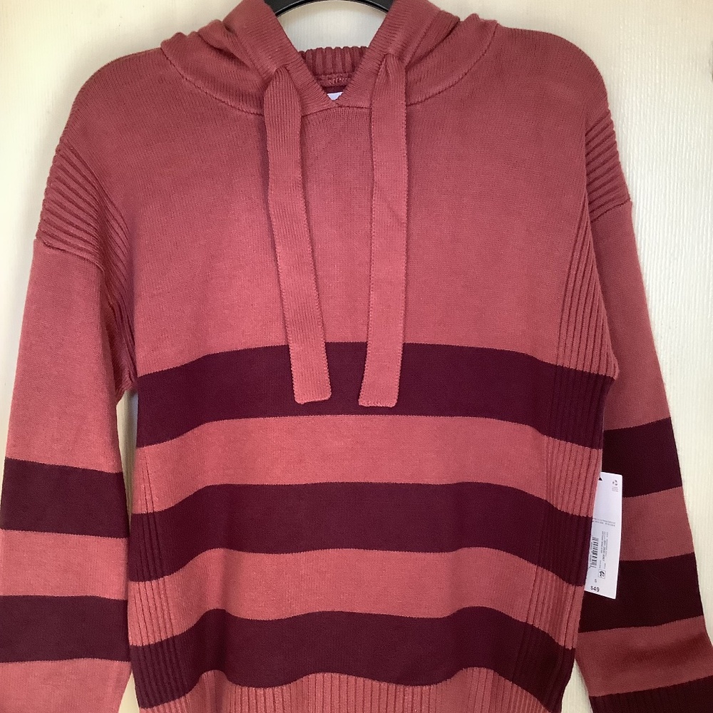 Pullover Hooded Sweater/NWT/Liz Claiborne